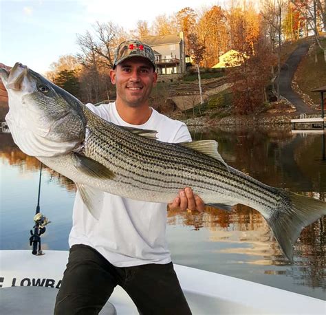 biggest fish in smith mountain lake